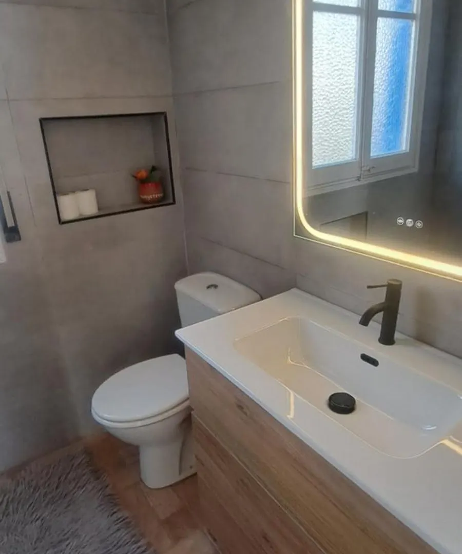 Atenea Room By The Beach - Claire Homes Castelldefels Homestay