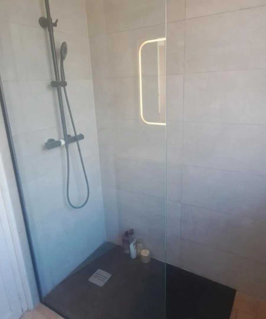 Homestay Atenea Room By The Beach - Claire Homes Castelldefels