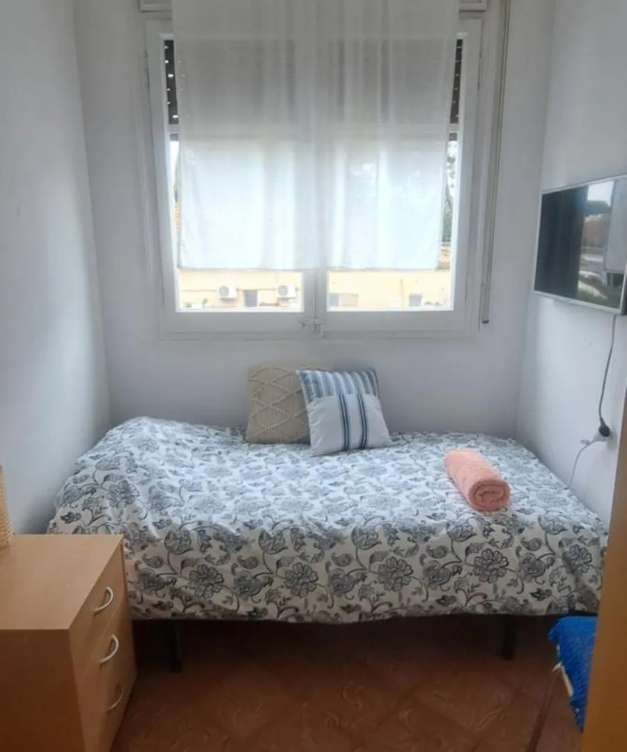 Homestay Atenea Room By The Beach - Claire Homes Castelldefels